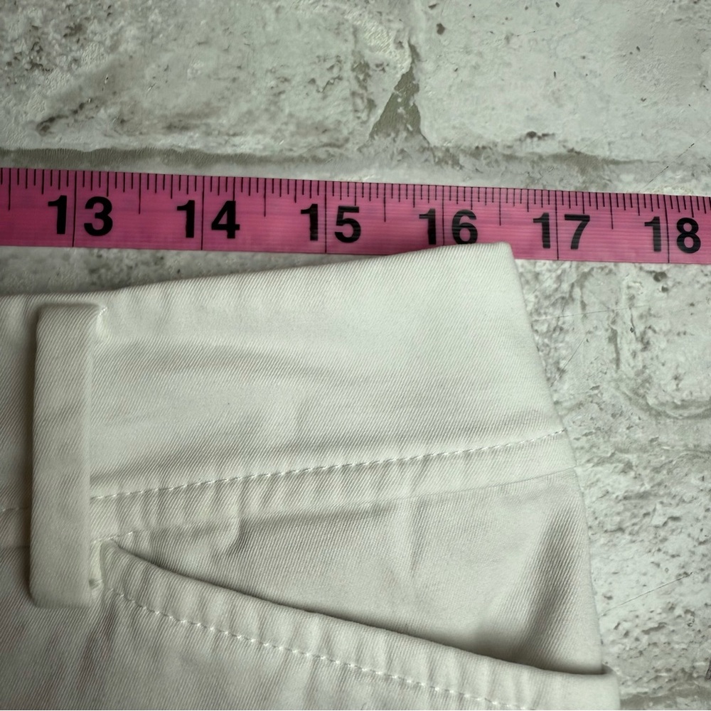 Talbots Perfect Shorts Bermuda White Size 8 EUC - Picture 5 of 11